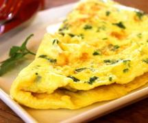 Omlete ar pienu pannā: receptes un gatavošanas noslēpumi Kā pagatavot omleti pannā